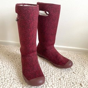 Bog Waterproof Summit Knit Boots, red & black size 8